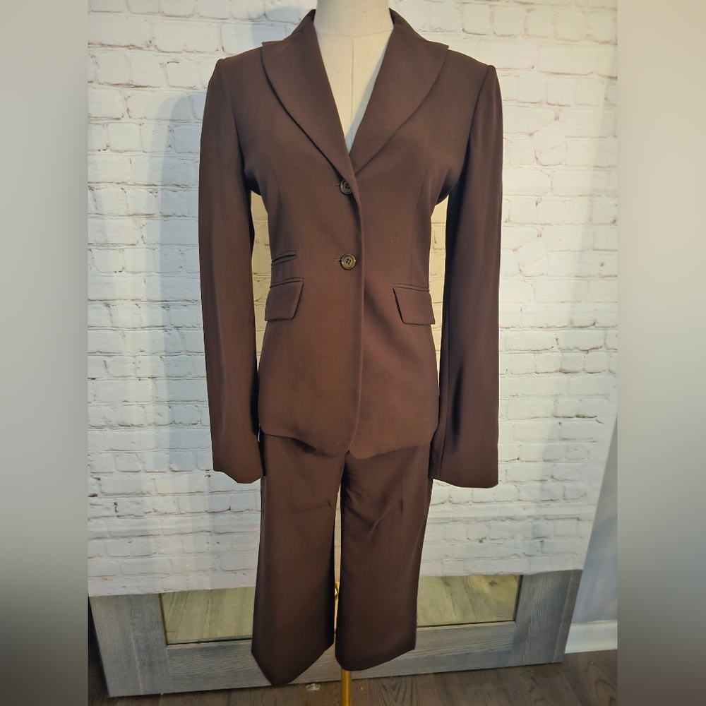 BCBG Maxazria Cropped Pants Suit | Brown | Pants Sz 2-Blazer XXS | EUC